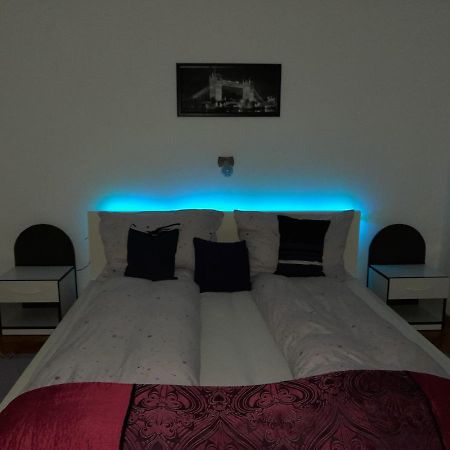 Pecs Park Apartment Екстериор снимка