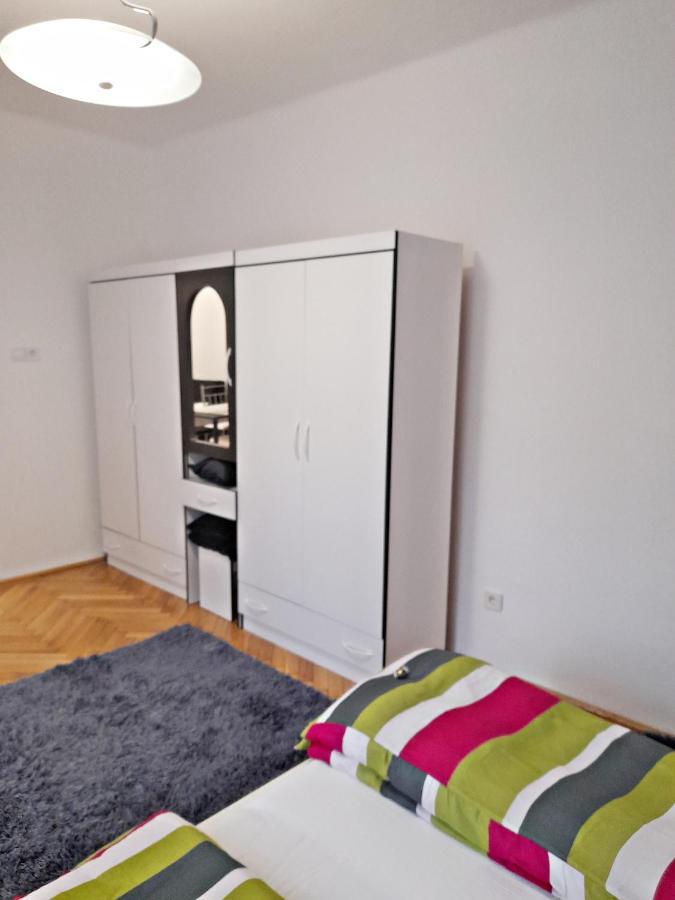 Pecs Park Apartment Екстериор снимка