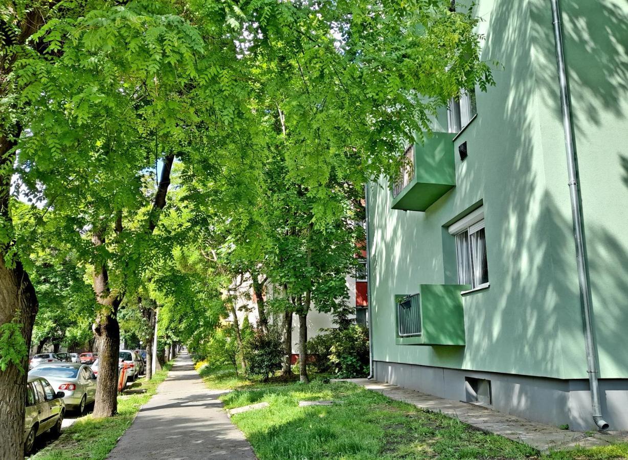 Pecs Park Apartment Екстериор снимка