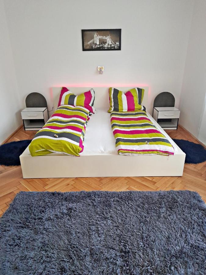 Pecs Park Apartment Екстериор снимка