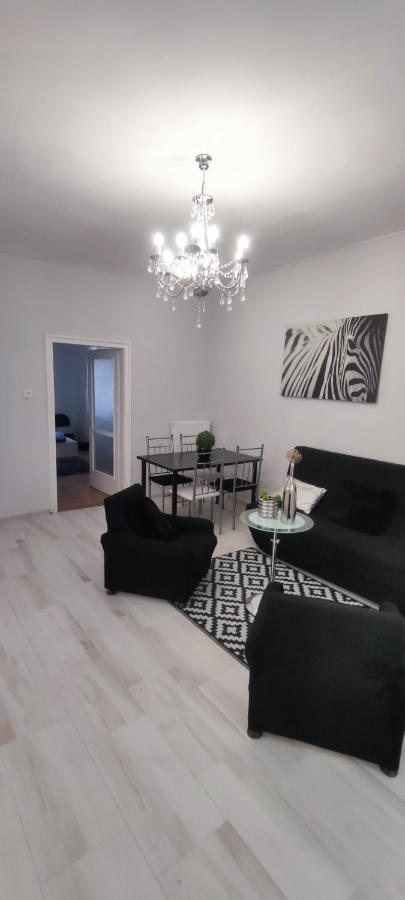 Pecs Park Apartment Екстериор снимка