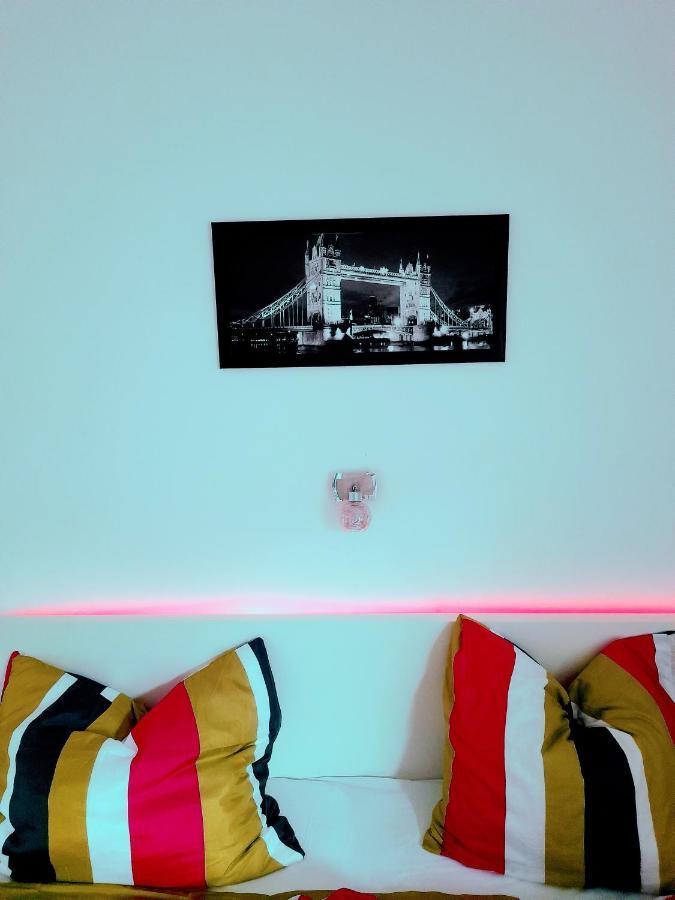 Pecs Park Apartment Екстериор снимка