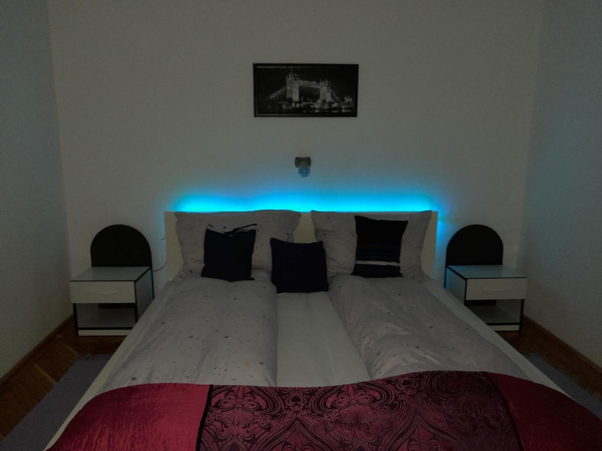 Pecs Park Apartment Екстериор снимка