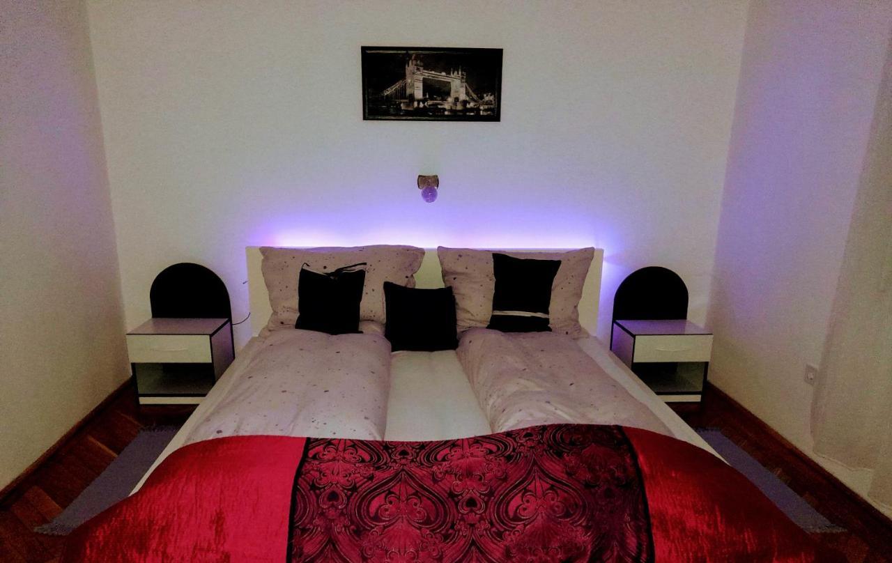 Pecs Park Apartment Екстериор снимка