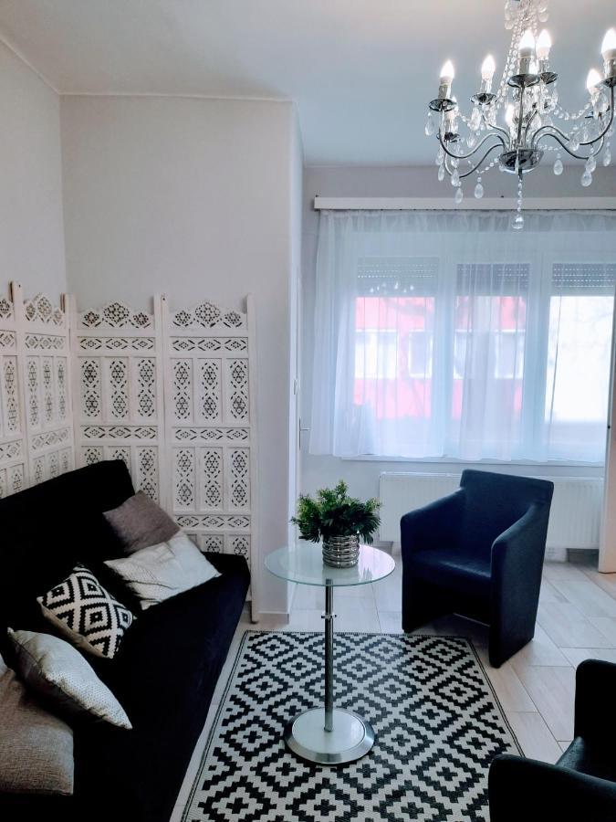 Pecs Park Apartment Екстериор снимка